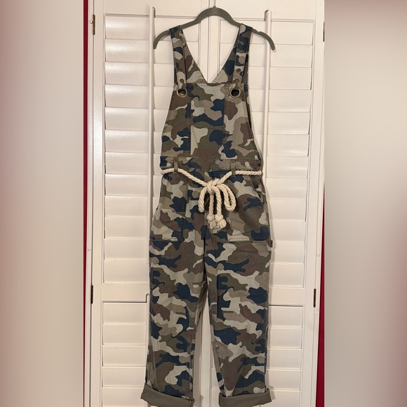 Anthropologie Carter Utility Dungarees
Camo Overalls with‎ Rope Detail - Picture 4 of 6
